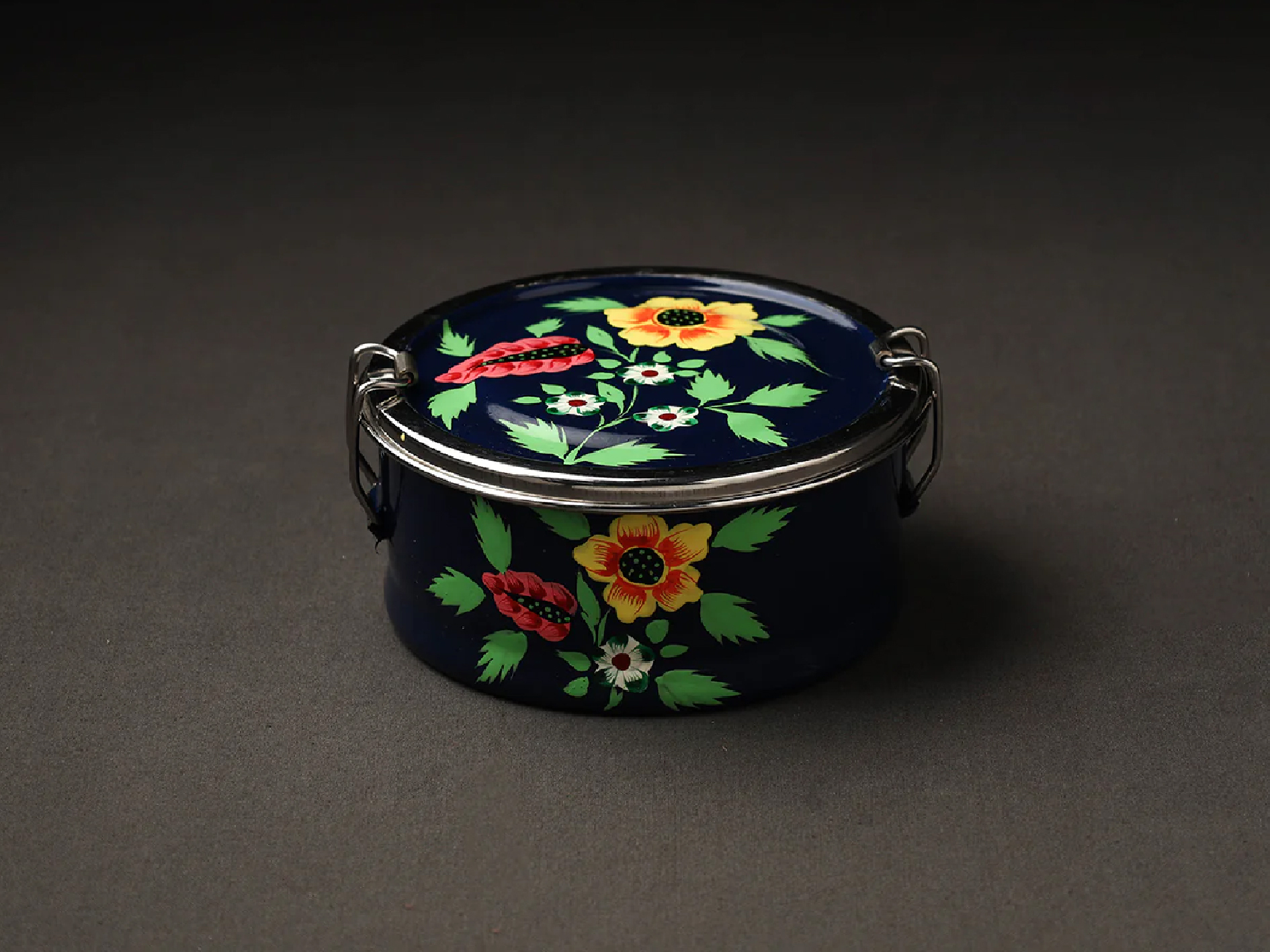 HAND PAINTED ENAMELWARE LUNCH BOX A28