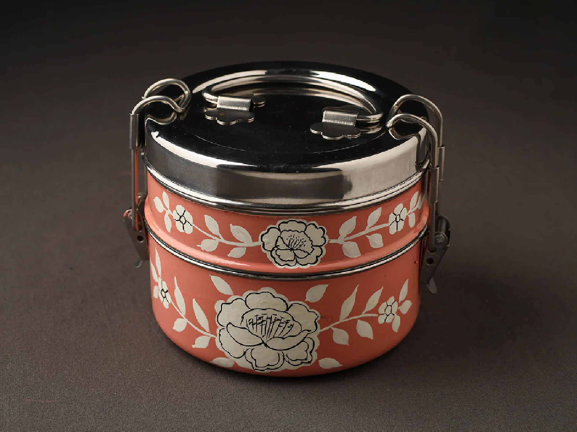 HAND PAINTED ENAMELWARE LUNCH BOX A35