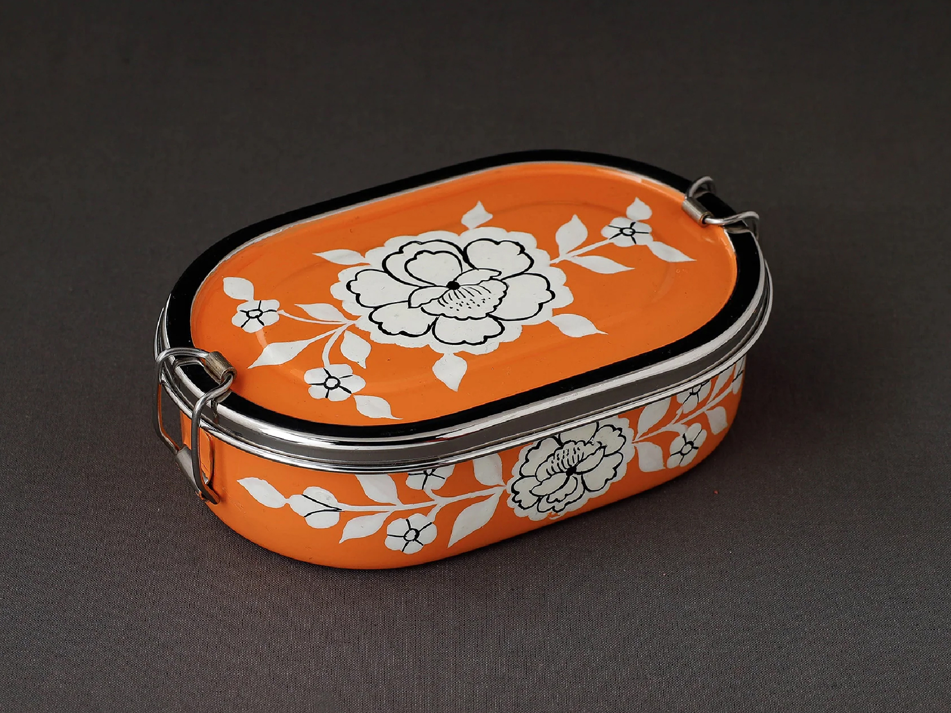 HAND PAINTED ENAMELWARE LUNCH BOX A42