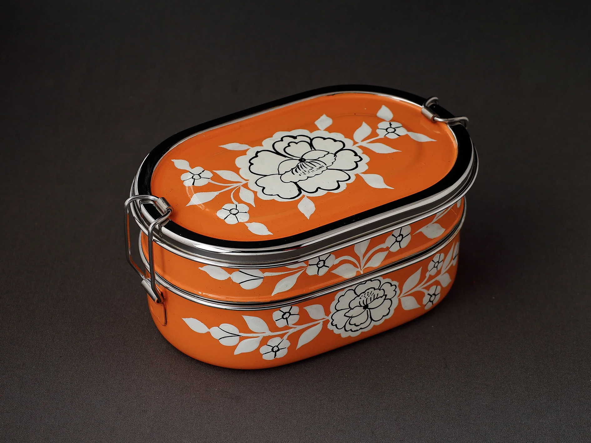 HAND PAINTED ENAMELWARE LUNCH BOX A42