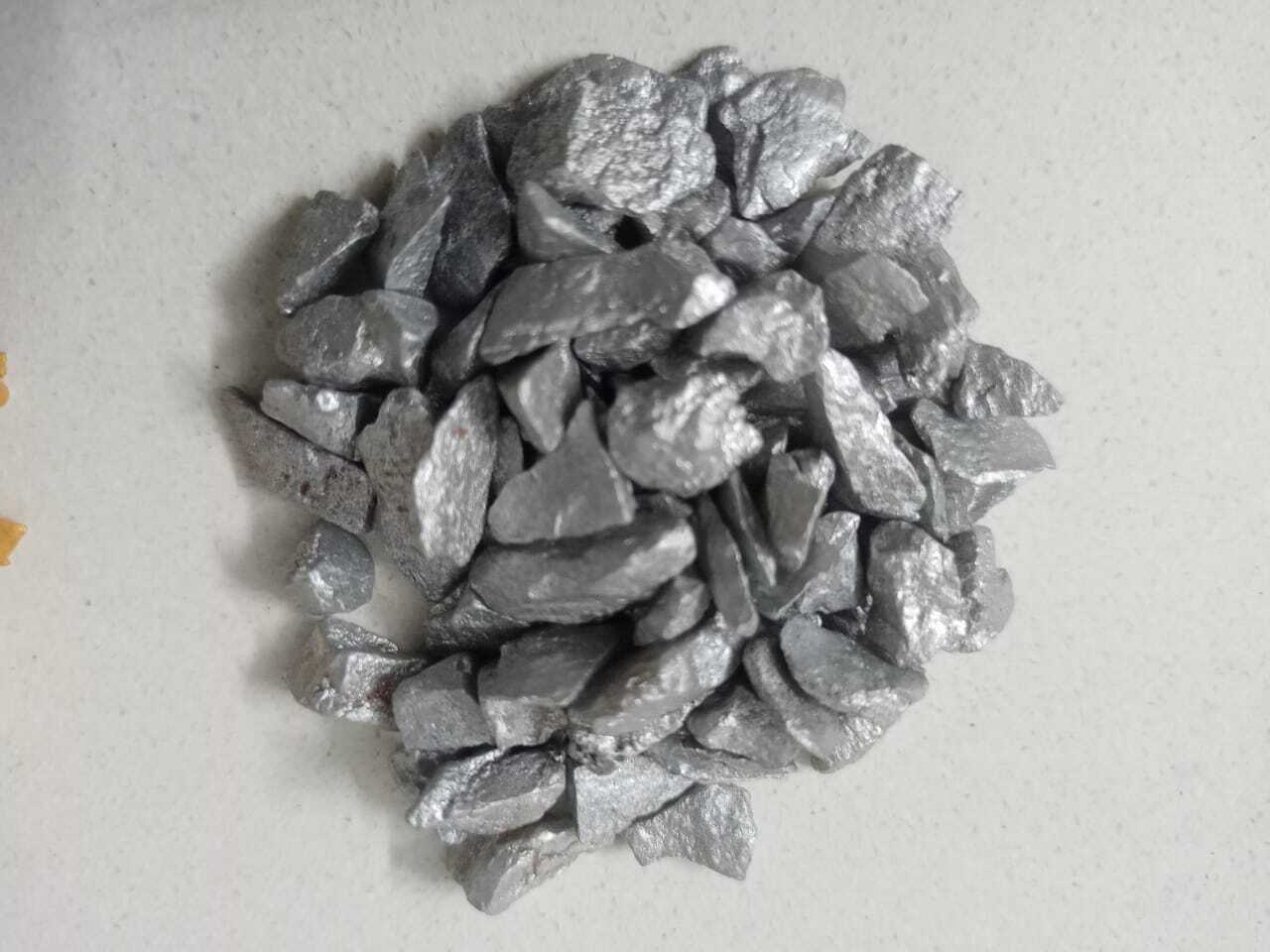 Premium Silver coated glass chips 3-6 mm/glass chips at best price export quality silver glass chips