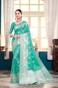 New Rapier Silk Saree For Ladies-25255