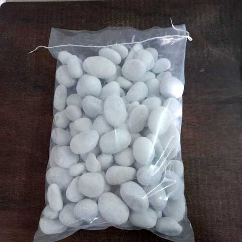 White Fine Pure Polyurethane Coated Pebble Stones For Garden Landscaping And Wall Cladding - Size: 30Mm To 60Mm