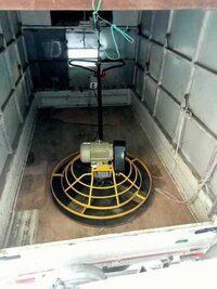 Power Trowel - Working Diameter 1000mm, 5.5 Hp Honda Gx160 Engine, 75 Kg Weight, Manual Control, Black Color