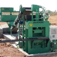 Hollow Block Making Machine - Fly Ash Material, 220-440 Volt Voltage, Green Color | Automatic, High Durability, Industrial Use