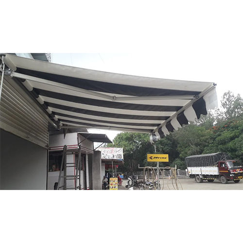 White Shop Retractable Awning