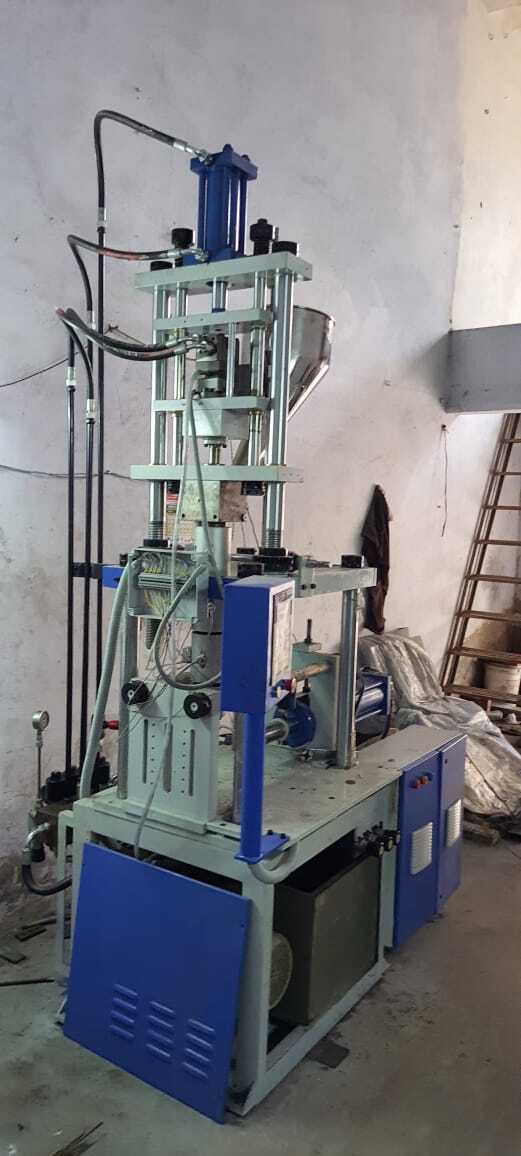 Vertical Clamping Vertical Injection Moulding Machine