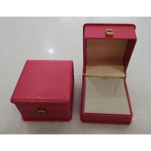 Royal Ring Pink Box