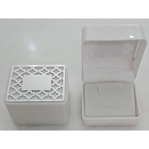 KIA KAMMAL WHITE BOX