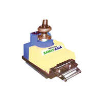Industrial Mehanical Gripper Feeder - Color: Yellow