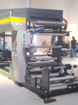 Adhesive Roll To Roll 

Adhesiv less Lamination Machine