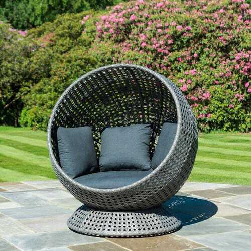 Rattan Round Daybed