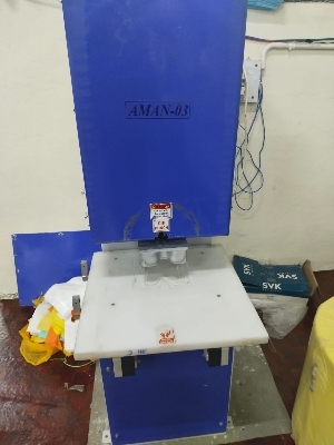 Non Woven Carry Bag Punching Machine