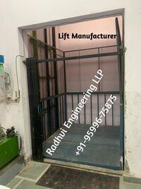 Small Goods Lift