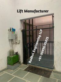 Small Goods Lift