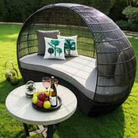 Shade Daybed