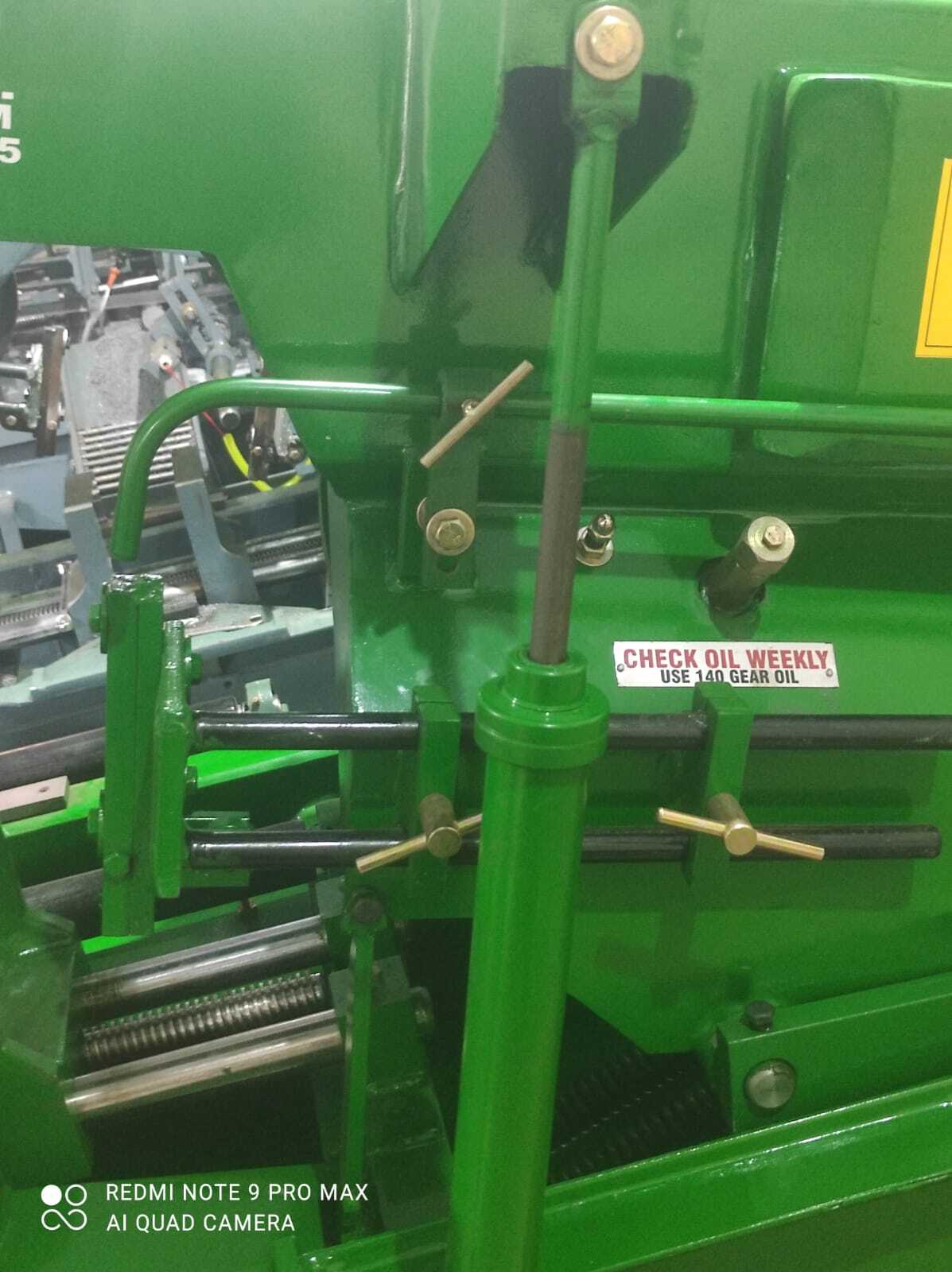 Metal Cutting Bandsaw Machine