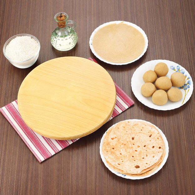 W ROUND ROTI MAKER WIDELY USED BY WOMEN IN HOUSEHOLD KITCHEN FOR MAKING TORTILLAS AND PARATHAS ETC
