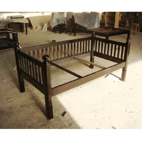 Elegant Wooden Daybed Diwan