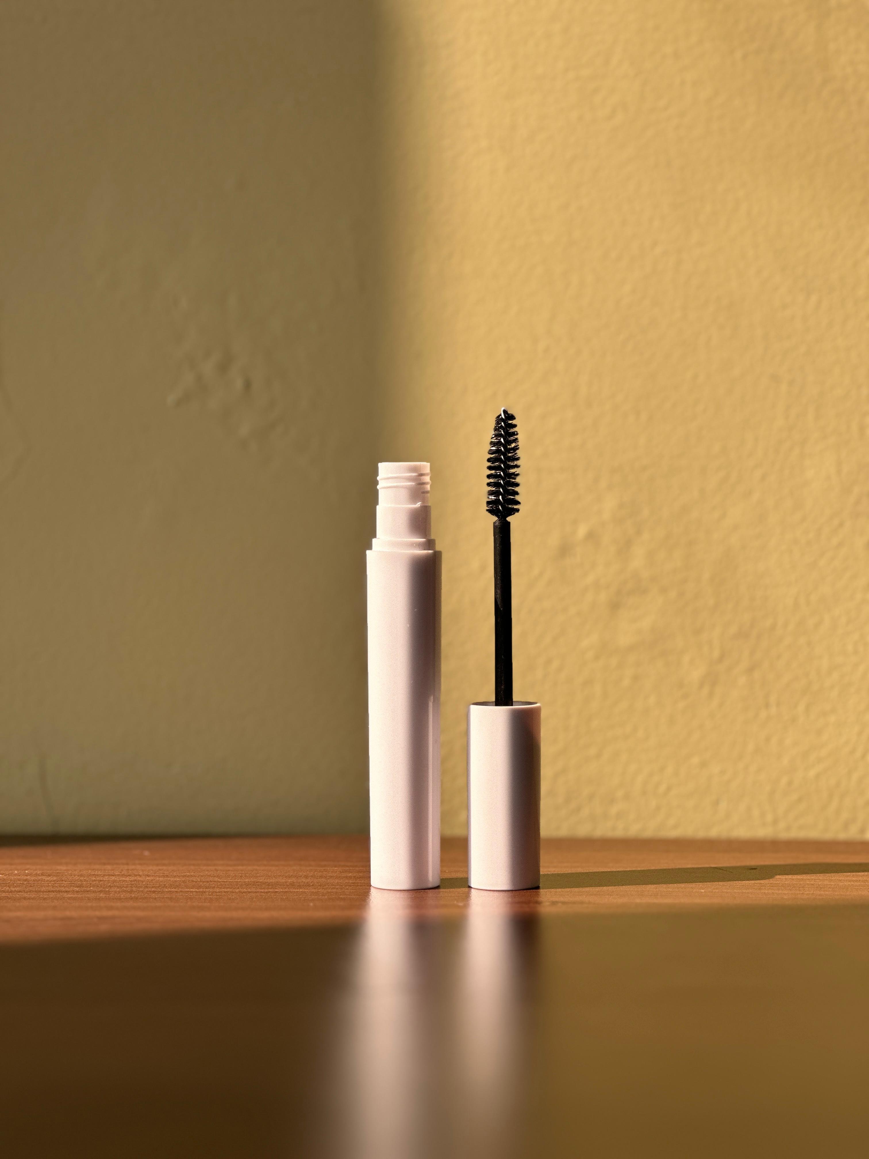 Eyeline Mascara Container