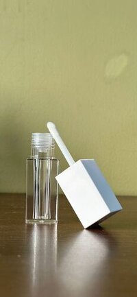 Lipgloss Container