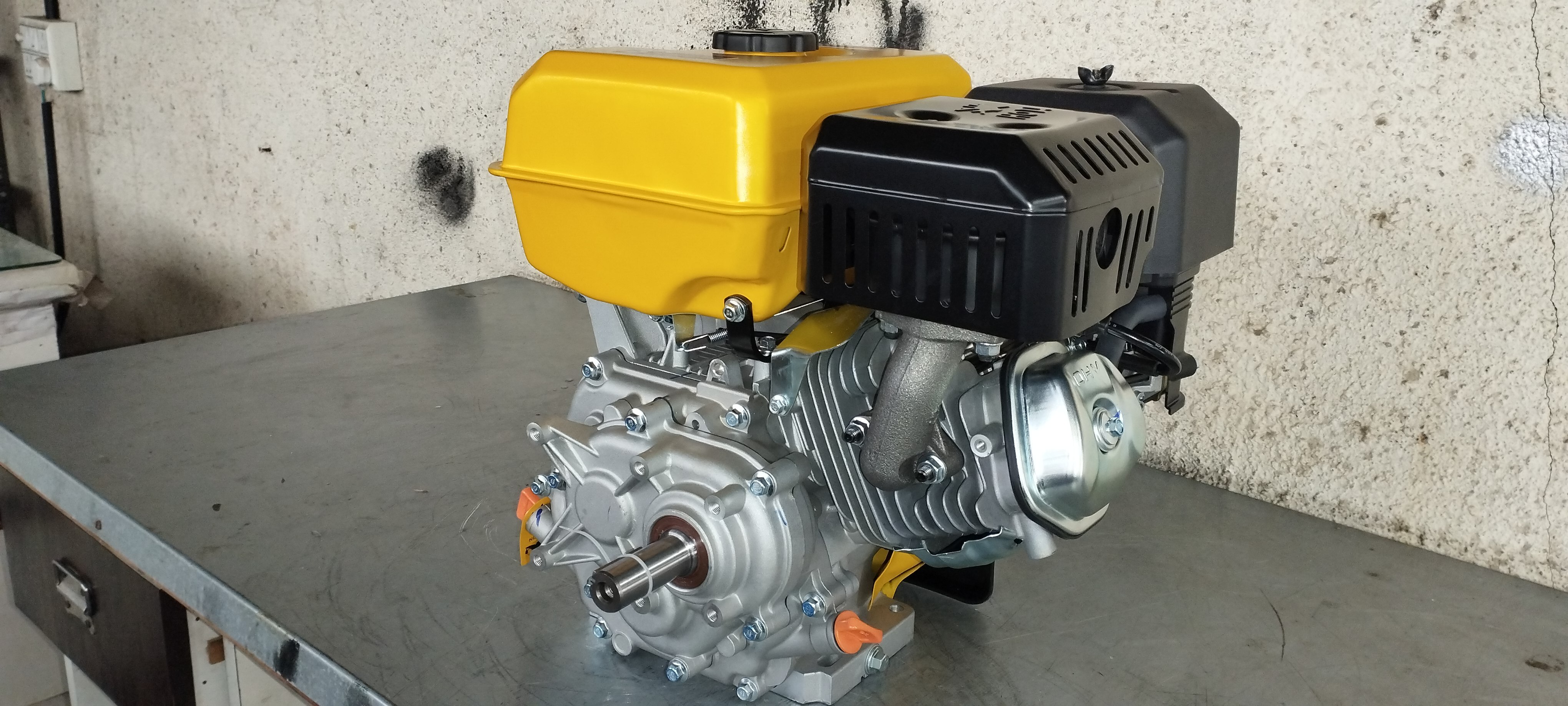 SM270-C 9HP  1800 RPM  (All spare part available)
