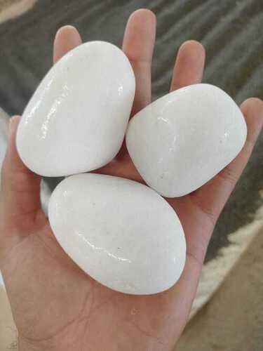 PREMIUM GRADE SUPPER WHITE ROUND QUARTZ POLISHED PEBBLES 30-60 MM BIG SIZE FOR FLOOWE POTS AND HOME DECORATION USED