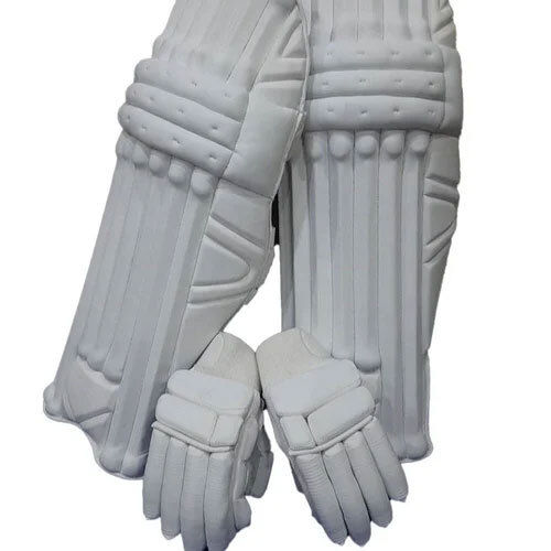 Good Quality Cricket Gloves And Leg Guard