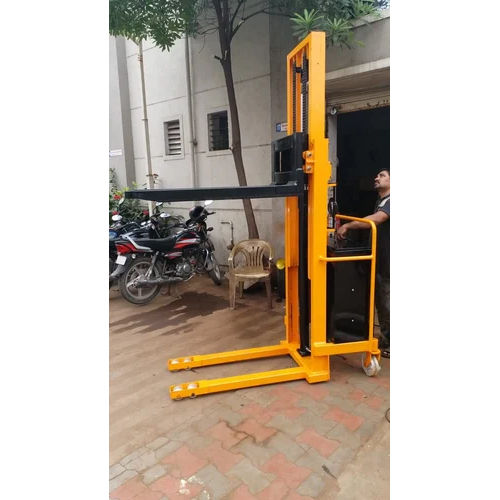 Strong 1.5-2 Ton Semi Electric Stacker