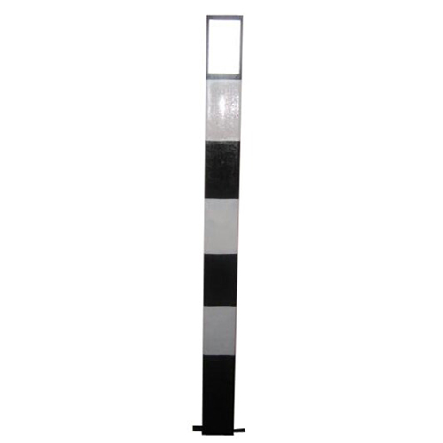Road Safety Delineator Pole