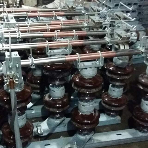 Isolator Double Break Solid Core