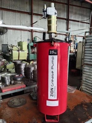 25 Kg Pneumatic Grease Pump - Material: Casting