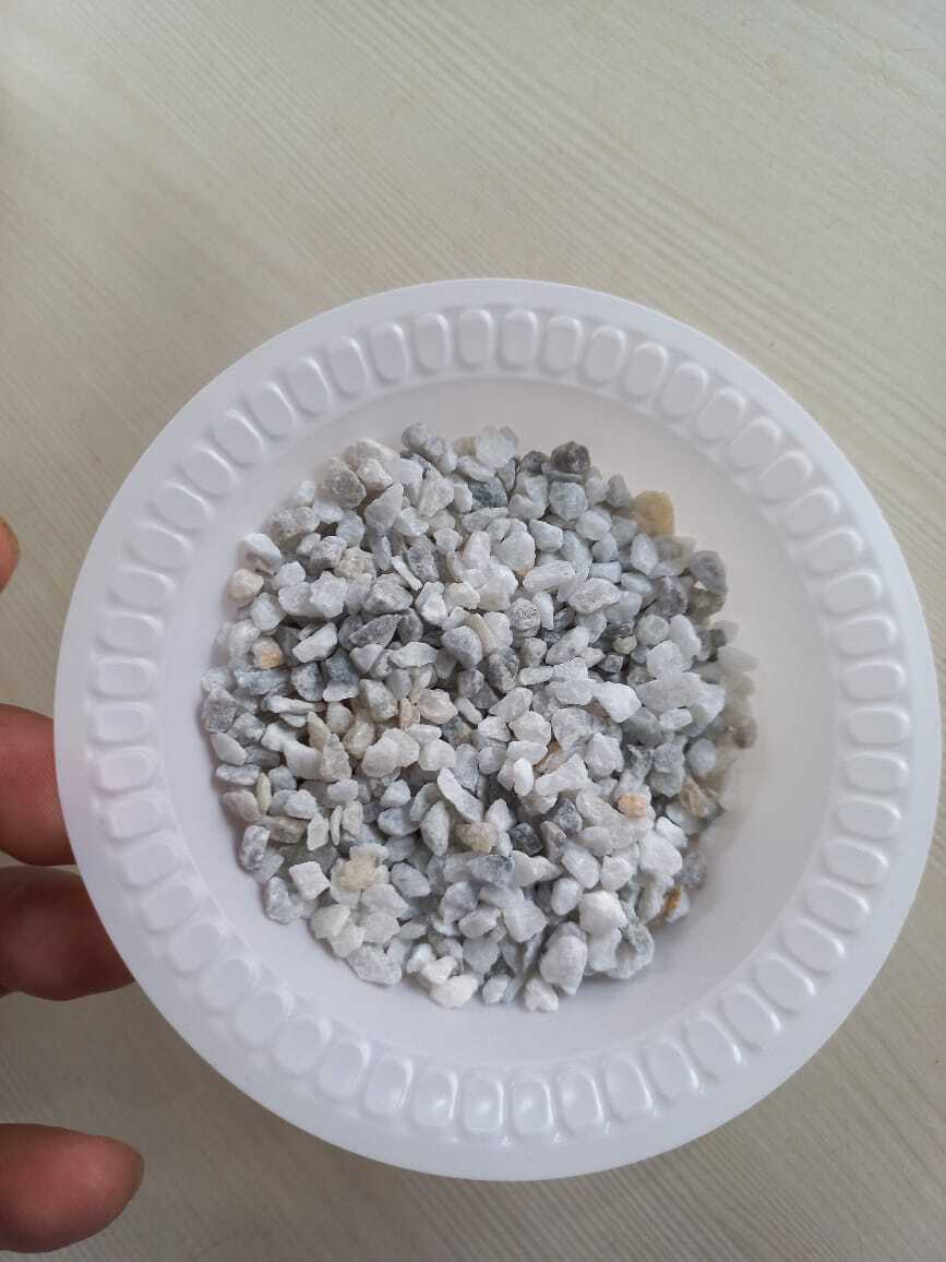 Jet Black crushed marble chips for wall cladding and terrazzo flooring