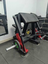 Plate Loaded Biceps Curl Machine