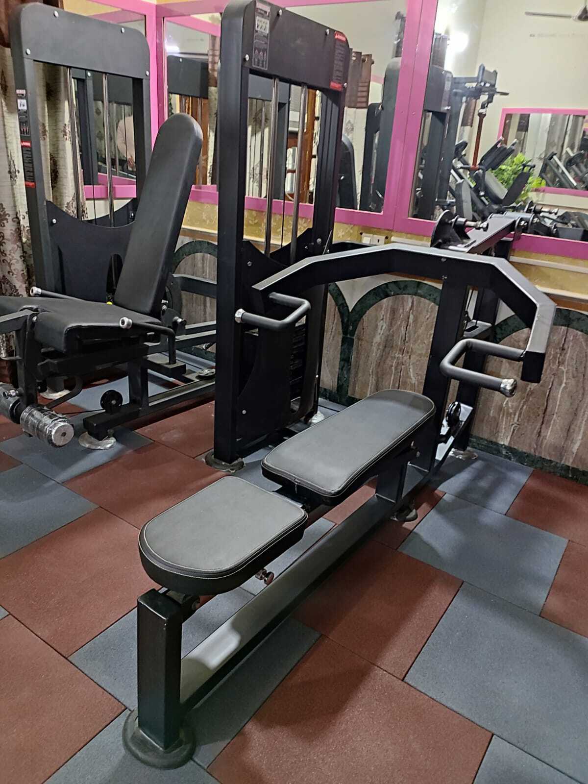 Multi chest press machine