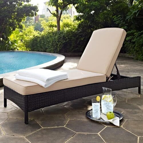 Cane Poolside Lounge