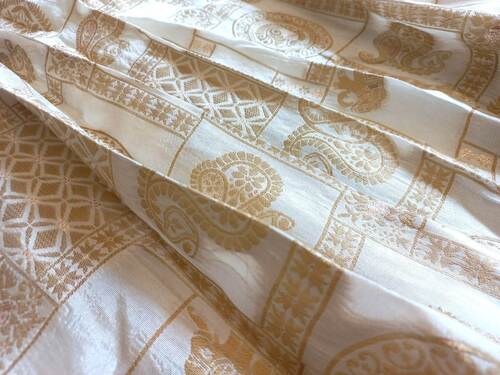 Latest Jacquard fabric for clothes manufacturing
