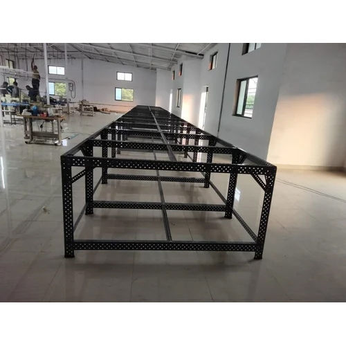 Cloth Cutting Table