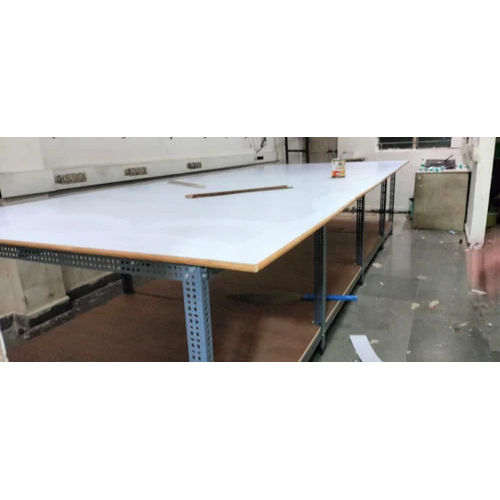 MS Garment Table