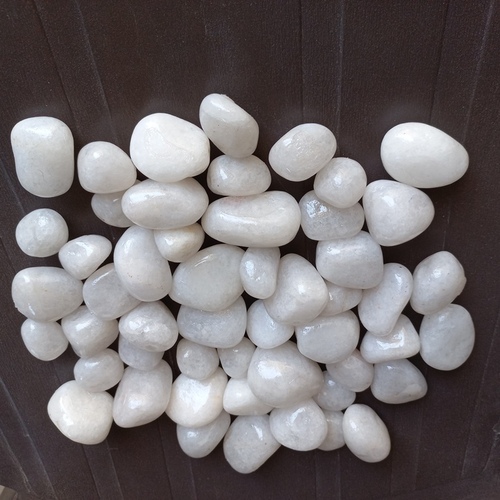 Milky White Round Glossy Polished Natural Stone Pebbles for Garden Decoration and Hotel and House Design