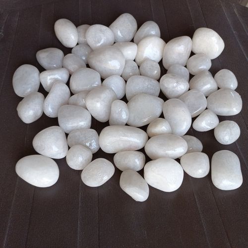 Milky White Round Glossy Polished Natural Stone Pebbles for Garden Decoration and Hotel and House Design