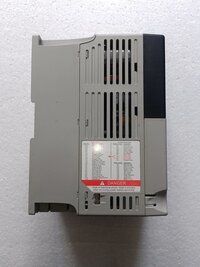 ALLEN-BRADLEY 22A-D6P0N104 Series A 2.2kw 3HP 3phase 342-528VAC 6A Ac drive VFD