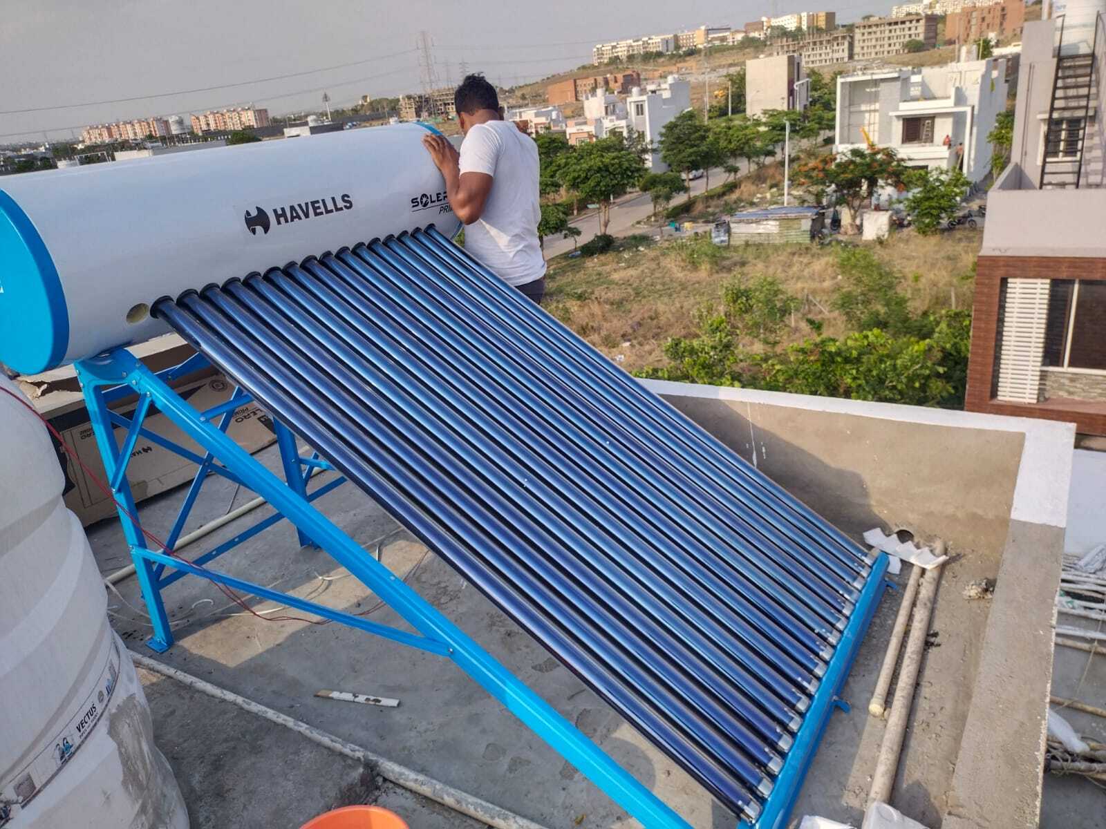 HAVELLS 150 LITER SOLAR WATER HEATER