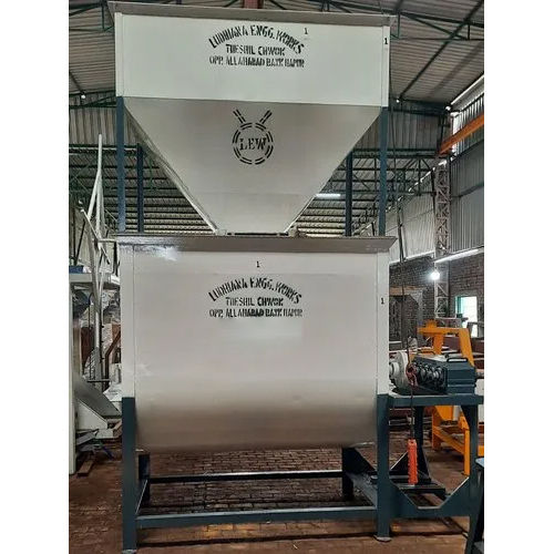 Cattle Feed Mixer Machine - Color: Grey