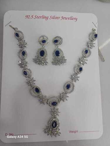 LADIES SILVER NECKLACE