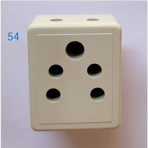 5A Anchor Type Multi Plug Application: Electronic Appliance