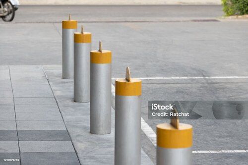 Automatic Bollard - Electromechanical Drive System , Low-Maintenance Installation for Pedestrian Access Control