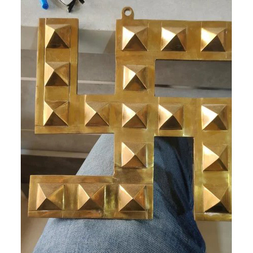 Shubh Sanket Vastu Brass Pyramid Swastik. W - 370GRAM