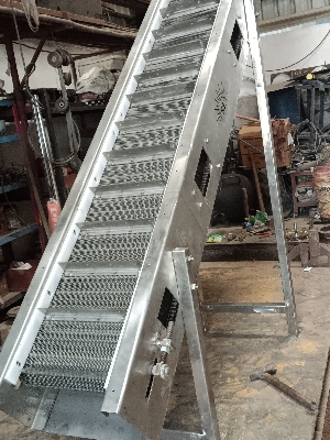 Wiremesh Belt Conveyor - Stainless Steel, 12x1.5x1 ft, White | 1 Ton/Hr Capacity, Low Noise, High Efficiency, Eco-Friendly, Manual Control