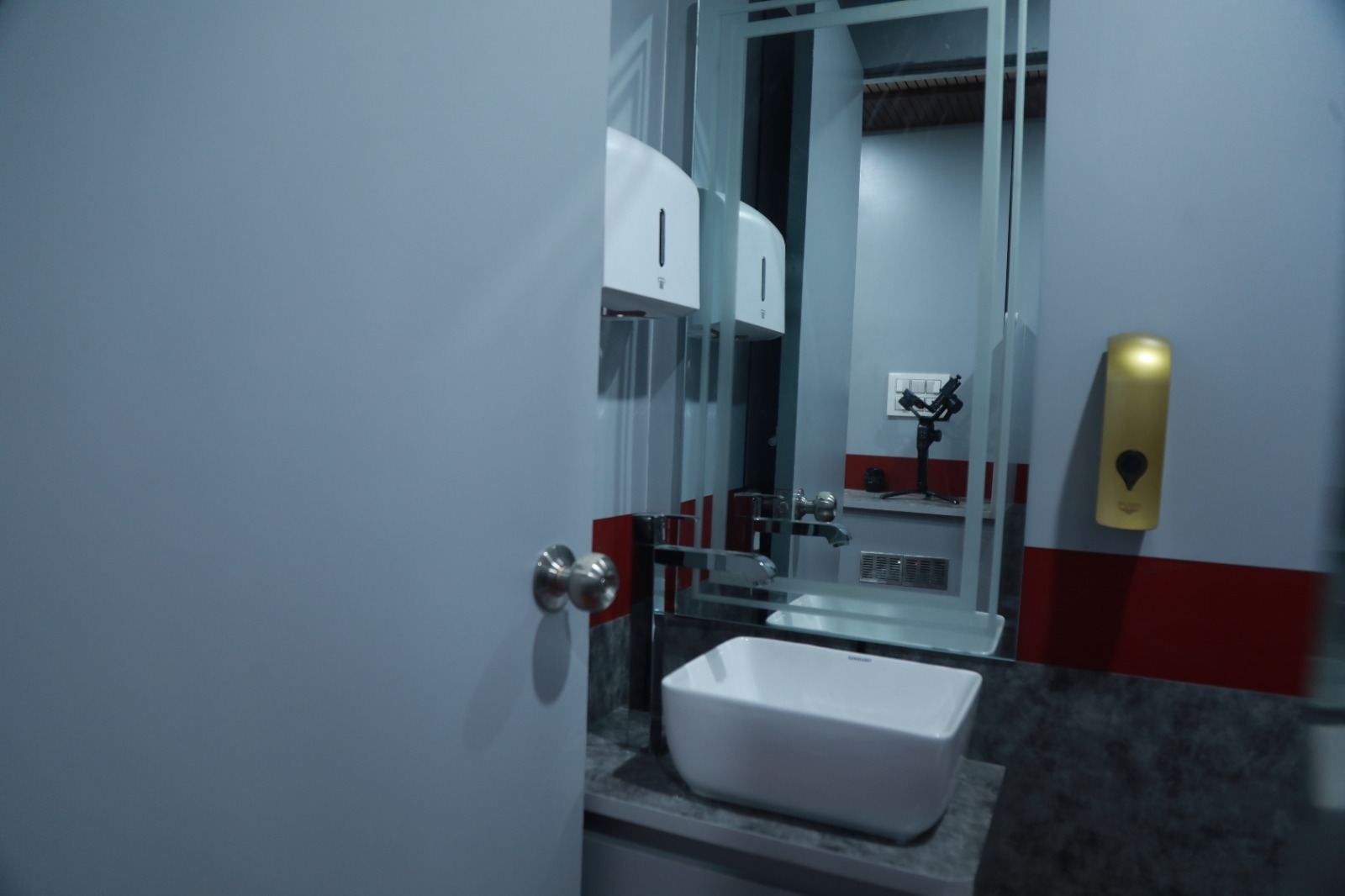 VIP Mobile Toilet